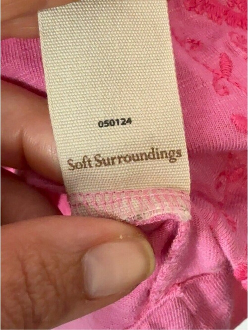 Soft Surroundings Women's Pink Embroidered V Neck Tunic Top Small - Picture 4 of 5
